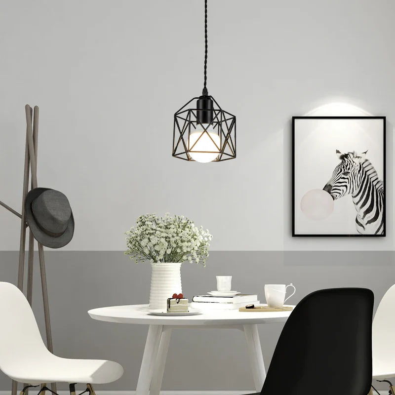 Pendente de Metal Minimalista Preto e Dourado com LED | Santorini ©