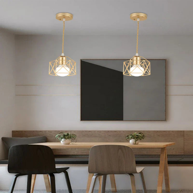 Pendente de Metal Minimalista Preto e Dourado com LED | Santorini ©