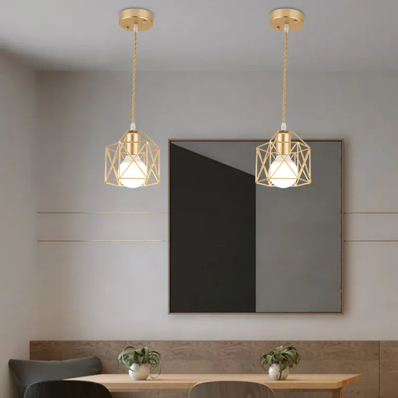 Pendente de Metal Minimalista Preto e Dourado com LED | Santorini ©